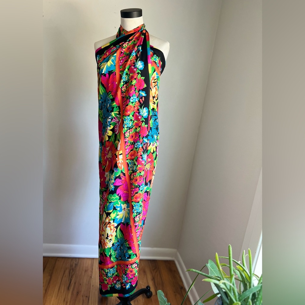 XL Silk Scarf, Made in Italy by Saldarini, Saks Fifth Avenue - Picture 4 of 8